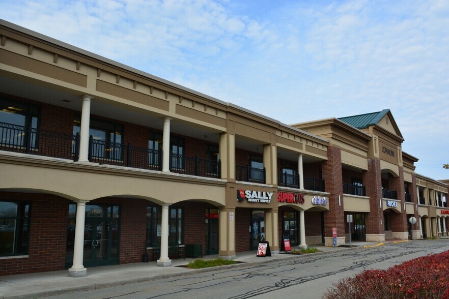 More Photos Of 913-1070 Holt Rd, Webster Unknown For Lease