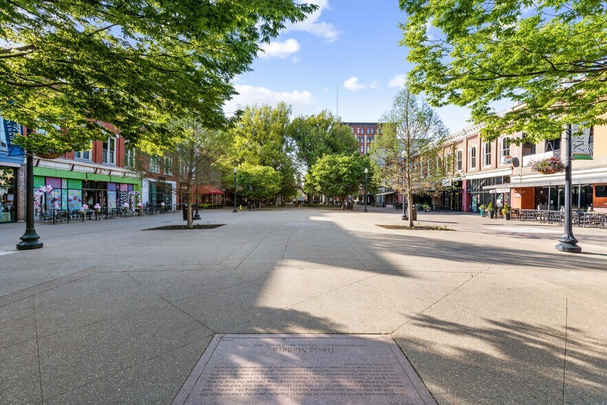 More Photos Of 16-20 Market Sq, Knoxville Apartments For Sale