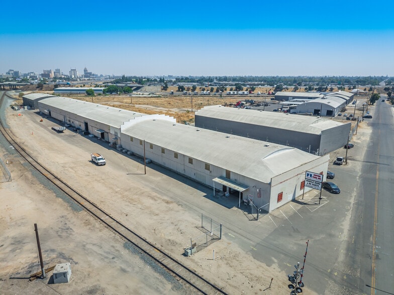 Primary Photo Of 210-284 N Thorne Ave, Fresno Warehouse For Sale