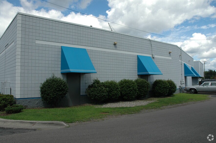 More Photos Of 2965 Orchard Lake Rd, Keego Harbor Storefront For Lease