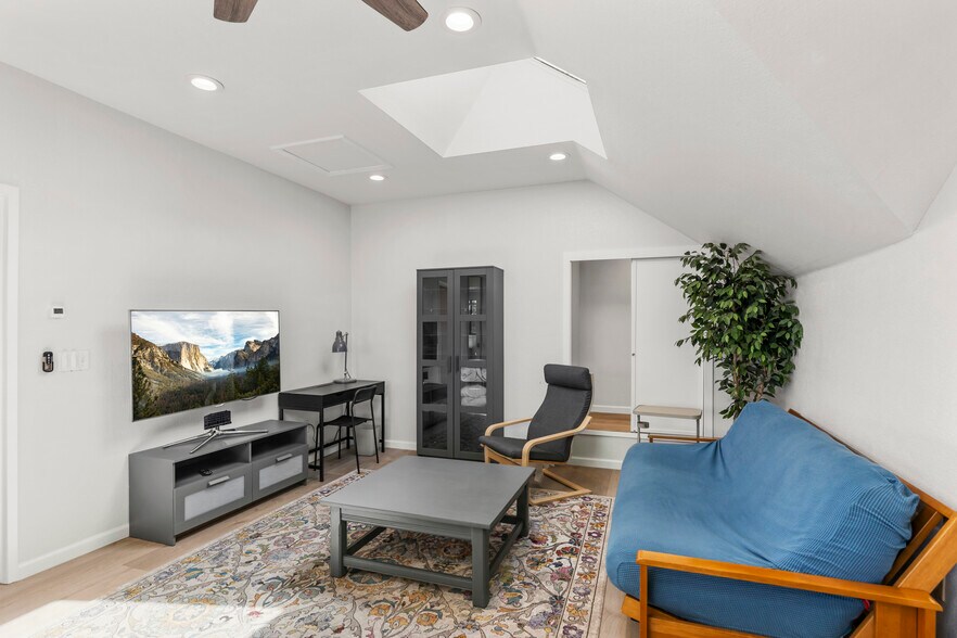 More Photos Of 9930 Calvine Rd, Sacramento Apartments For Sale