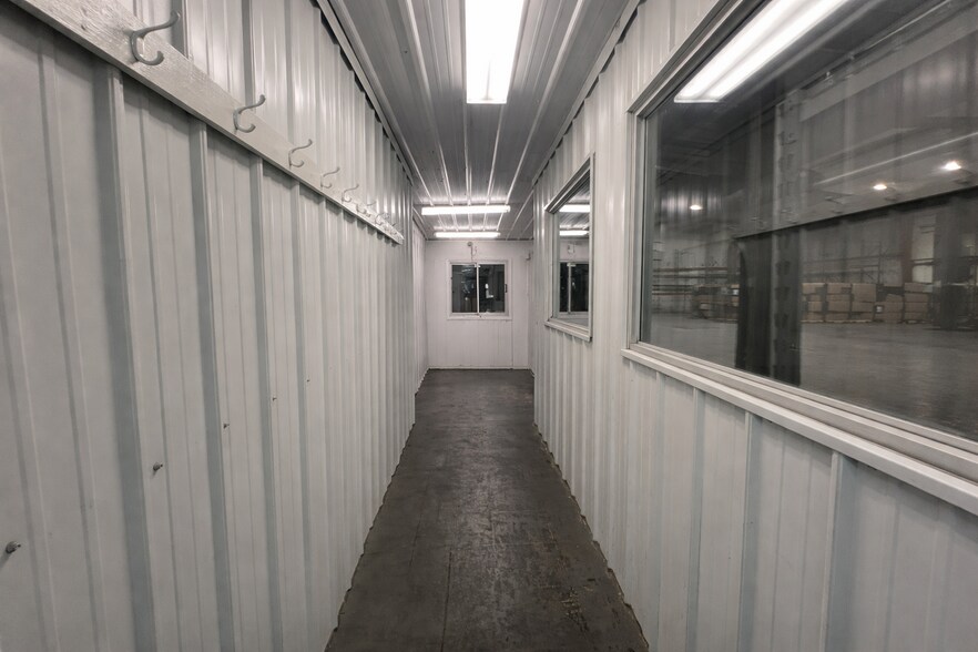 More Photos Of 432 N Royal St, Jackson Warehouse For Lease