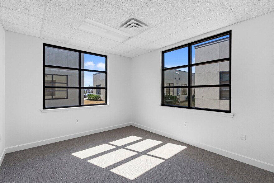More Photos Of 8118 Fry Rd, Cypress Medical For Lease
