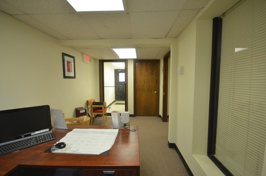 More Photos Of 20 Maple St, Springfield Office For Sale