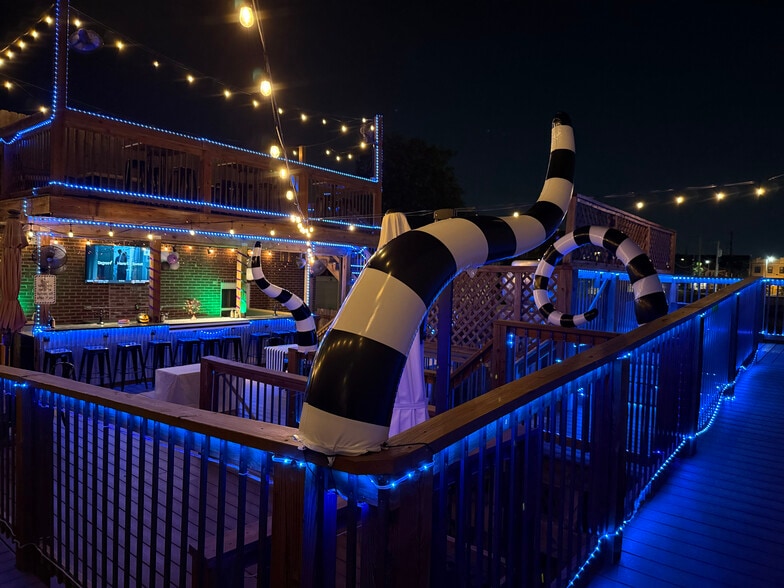 More Photos Of 4247 S Kingshighway Blvd, Saint Louis Bar For Lease