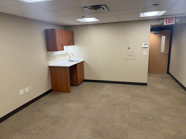 More Photos Of 3860-3960 Coon Rapids Blvd NW, Coon Rapids Medical For Lease