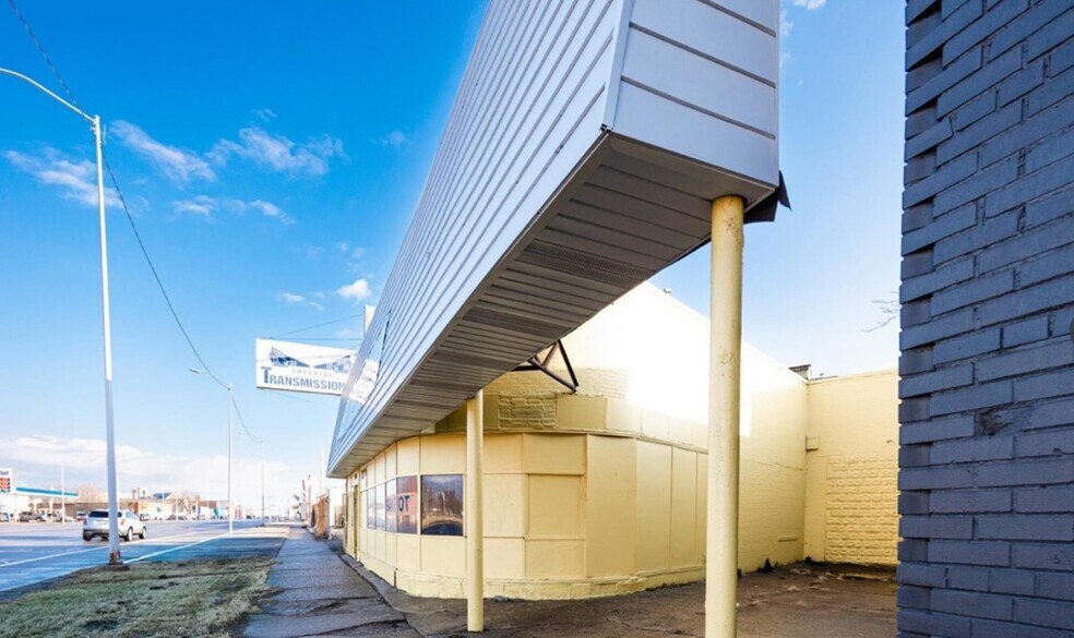 More Photos Of 13118 Gratiot Ave, Detroit Auto Repair For Sale