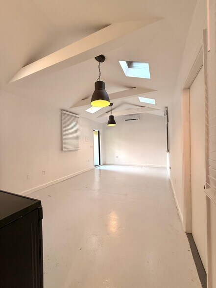 More Photos Of 118 NW 24th St, Miami Apartments For Sale