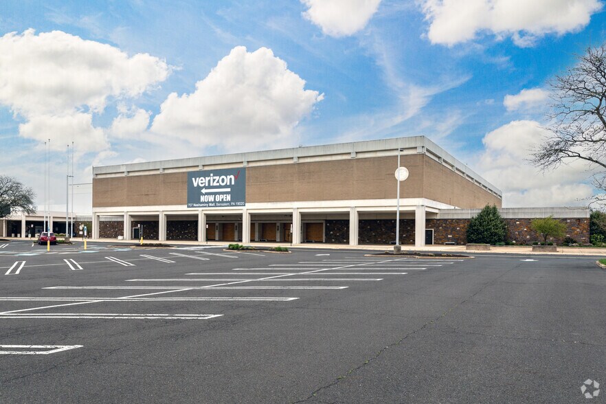 More Photos Of 100 Neshaminy Mall, Bensalem Department Store For Lease
