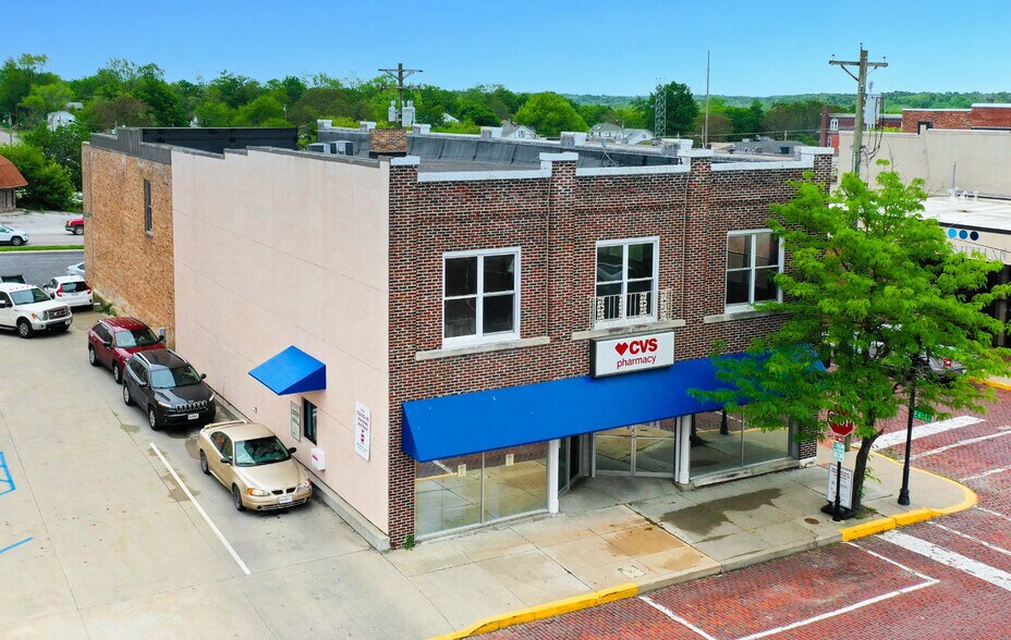 Primary Photo Of 600 Court St, Fulton Drugstore For Sale