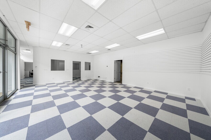 More Photos Of 815 Woodland Ave, Sanford Industrial For Sale