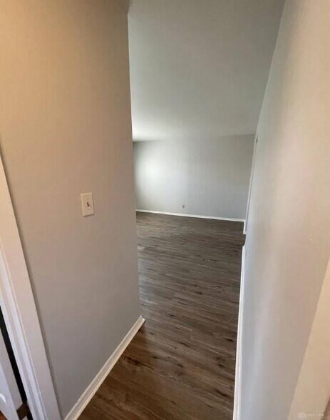 More Photos Of 3218 Illinois Ave, Middletown Apartments For Sale
