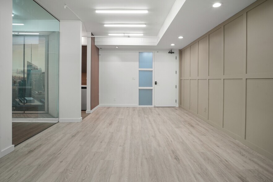 More Photos Of 2535 Kettner Blvd, San Diego Office Residential For Sale