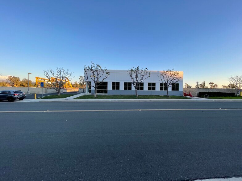 More Photos Of 20712 Civic Center Dr, Lake Forest Warehouse For Lease