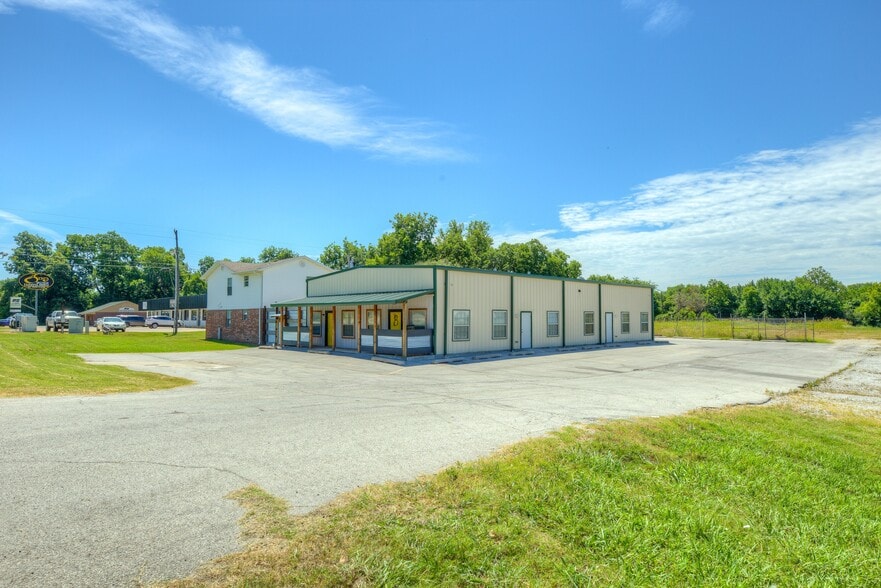 More Photos Of 862 W Taft Ave, Sapulpa Freestanding For Sale