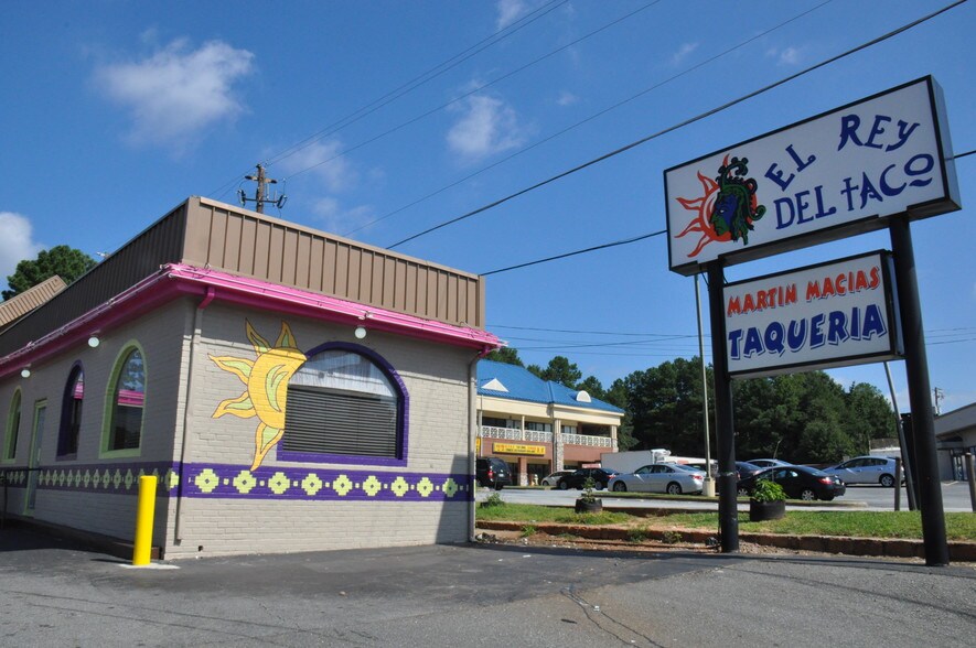 More Photos Of 5280 Buford Hwy NE, Atlanta Storefront For Lease