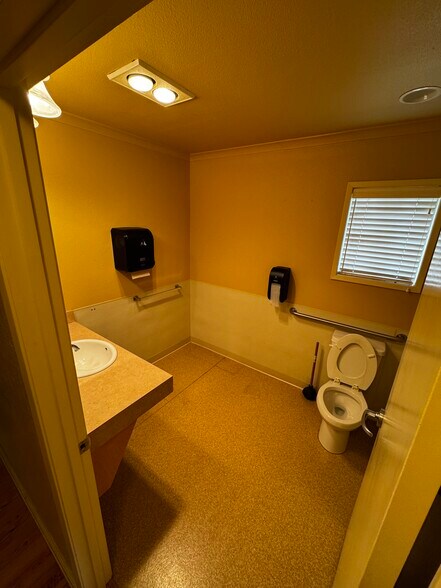 More Photos Of 612 NE 2nd Ave, Camas Office Residential For Sale