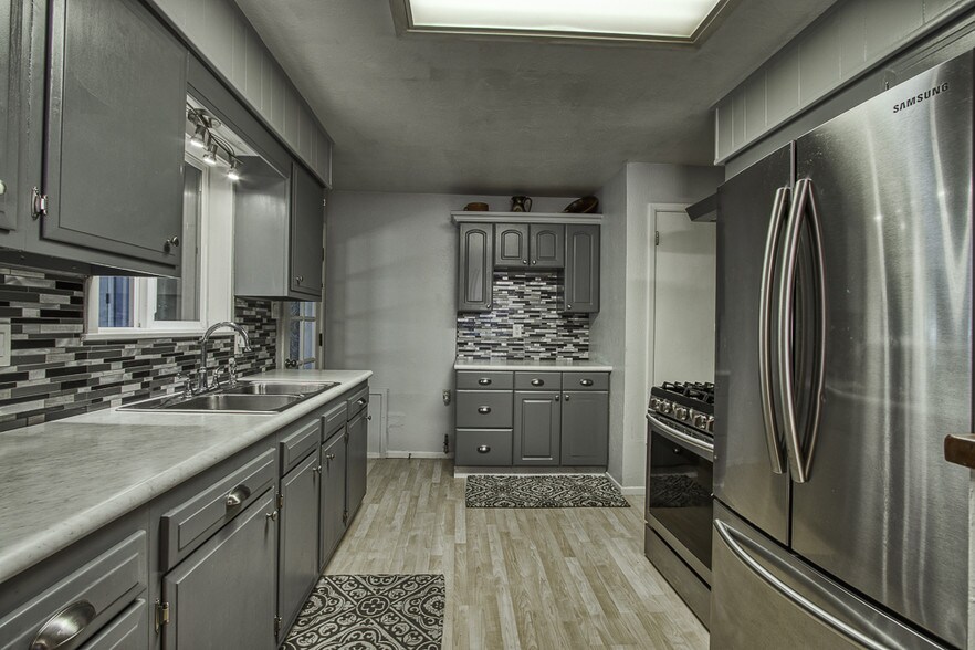 More Photos Of 10697 Highway 152, Hillsboro Storefront Retail Residential For Sale