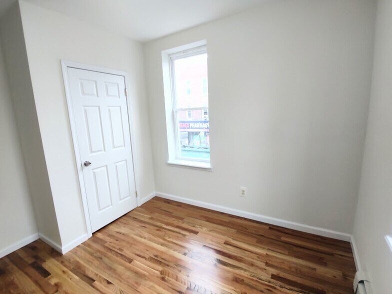 More Photos Of 95-20 Jamaica Ave, Woodhaven Storefront Retail Residential For Sale