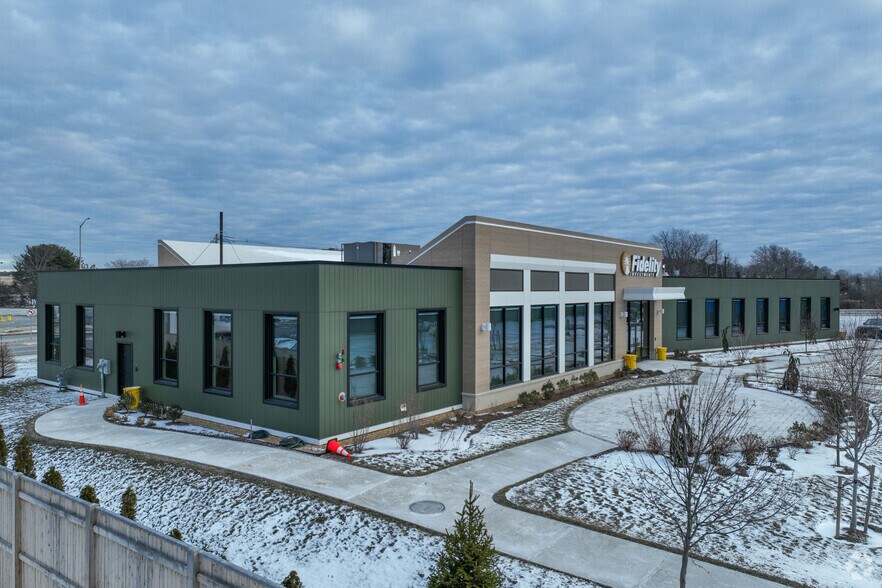 More Photos Of 152 Endicott St, Danvers Bank For Sale