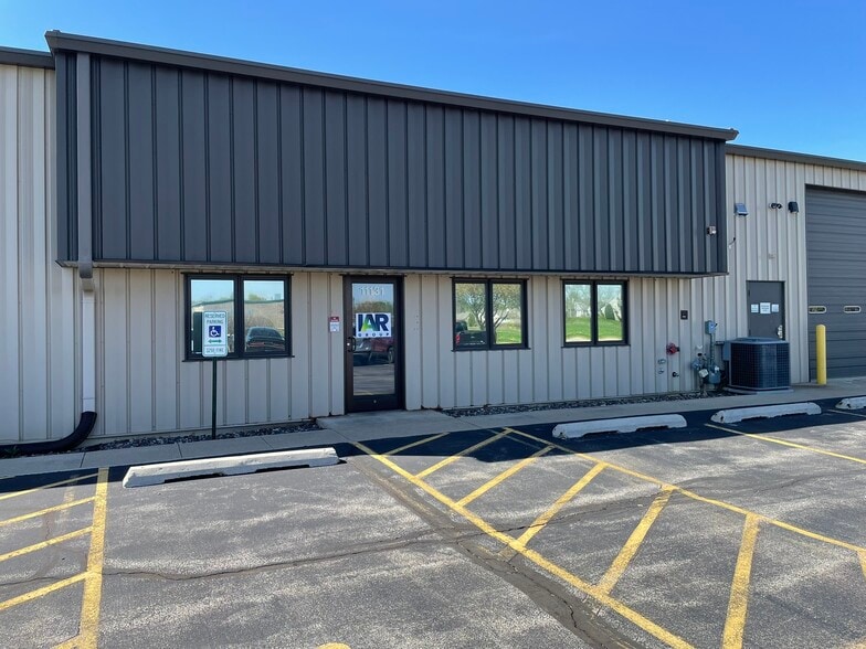 Primary Photo Of 11131 Kiley Dr, Huntley Warehouse For Lease