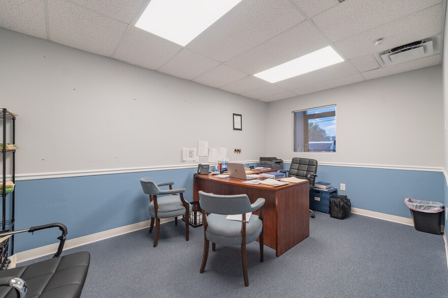 More Photos Of 2290-2298 W Airport Blvd, Sanford Flex For Sale