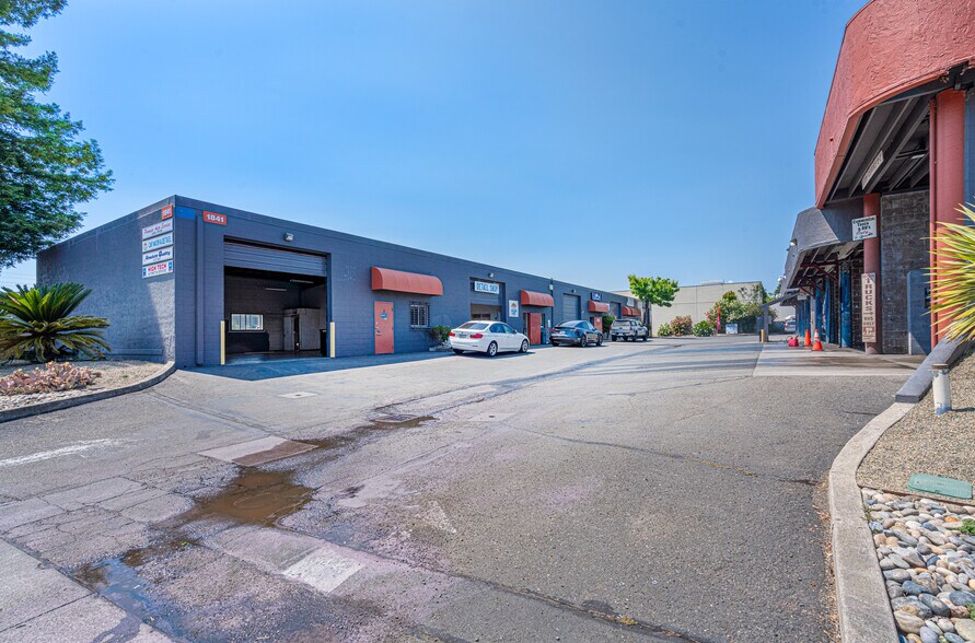 More Photos Of 1841 Piner Rd, Santa Rosa Flex For Lease