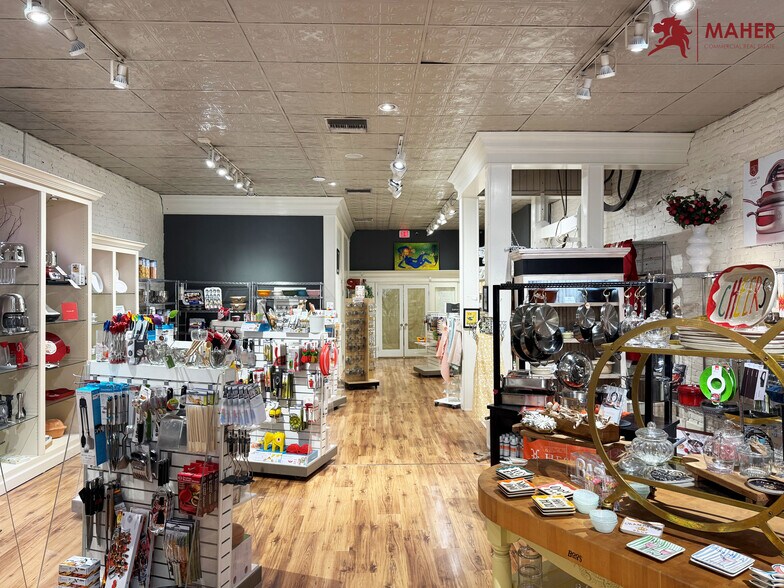 More Photos Of 812 E Broadway, Columbia Storefront Retail Office For Sale