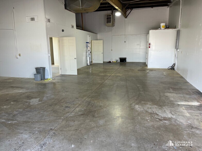 More Photos Of 1627-1631 E Lincoln Ave, Fort Collins Service For Lease