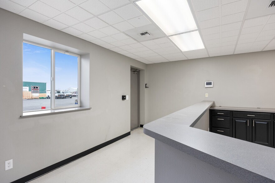 More Photos Of 11814 Debonair Rd NE, Moses Lake Warehouse For Lease