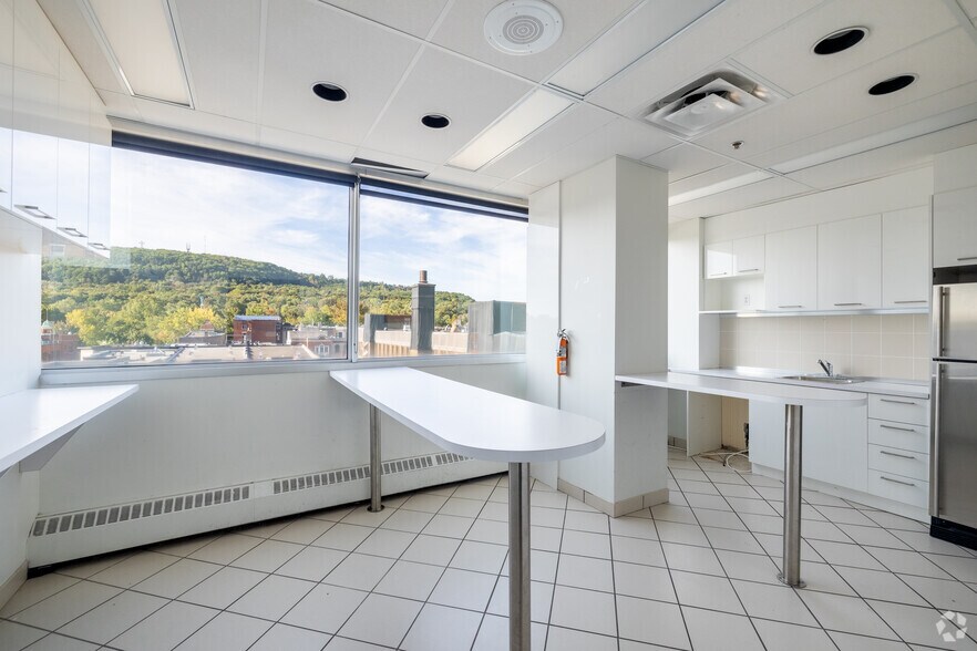 More Photos Of 4200-4226 Boul Saint-Laurent, Montréal Office For Lease