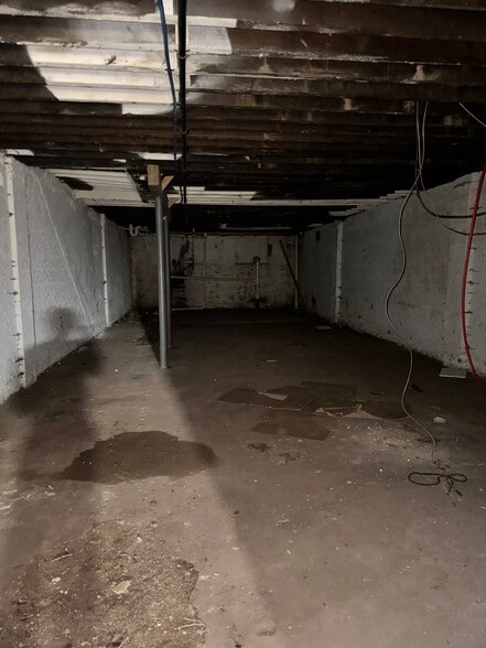 More Photos Of 583-587 Broad St, Newark Storefront Retail Office For Lease