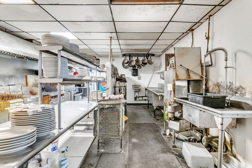 More Photos Of 371 Boston West Rt, Monson Specialty For Sale