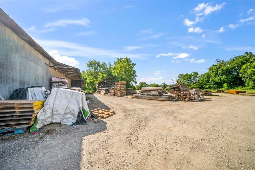 More Photos Of 1305 Seaton Ave, Greenup Warehouse For Sale