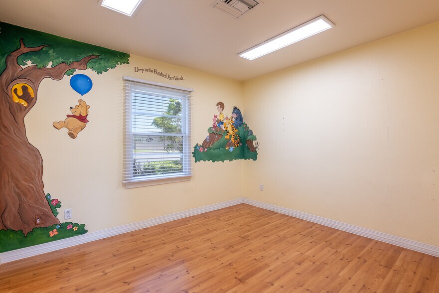More Photos Of 19361 Beach Blvd, Huntington Beach Medical For Lease