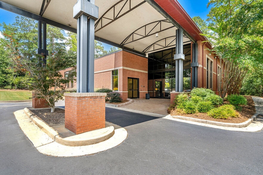 Primary Photo Of 1000 Commerce Dr, Peachtree City Medical For Sale