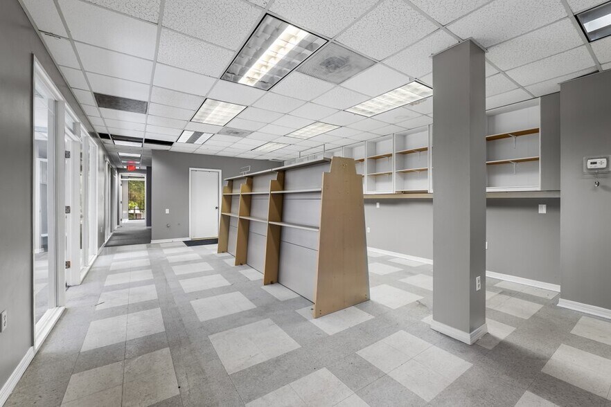 More Photos Of 9250 Cypress Green Dr, Jacksonville Medical For Lease