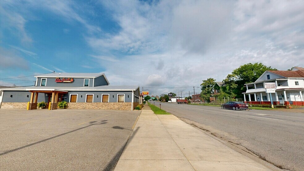 More Photos Of 1509 3rd Ave, Huntington Specialty For Sale
