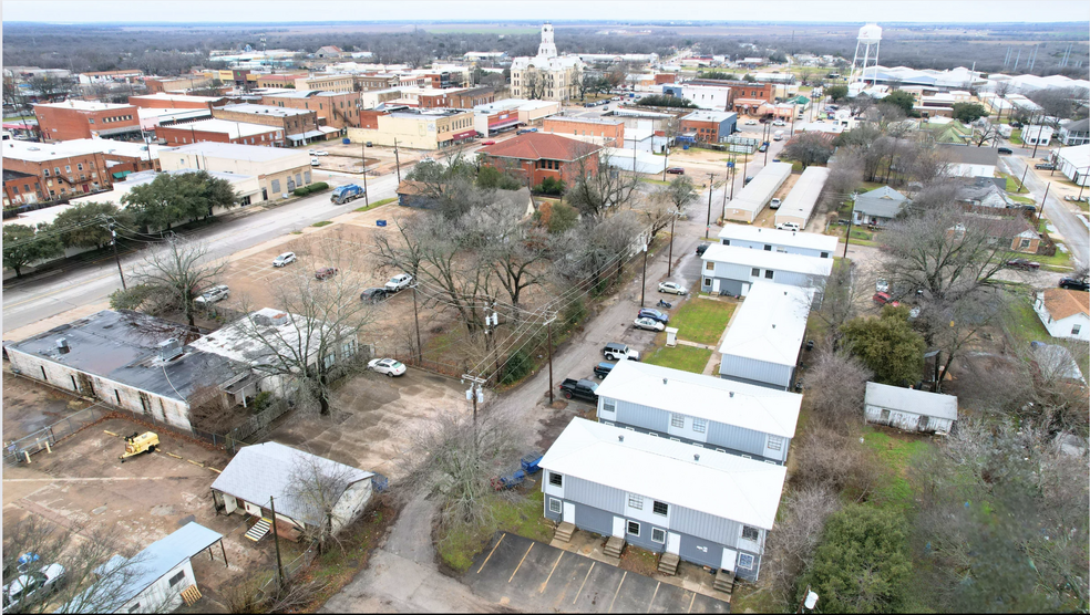 Primary Photo Of 208 N Church St, Hillsboro Apartments For Sale