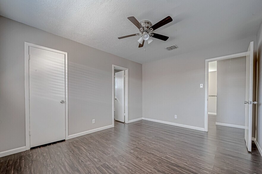More Photos Of 7315 Housman, Houston Specialty For Sale