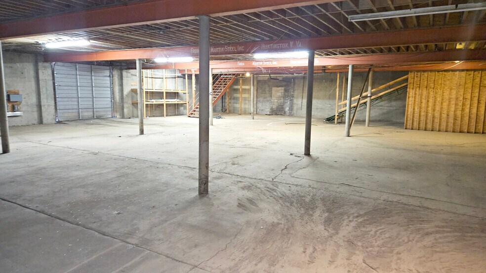More Photos Of 425 Camden Rd, Huntington Drugstore For Sale
