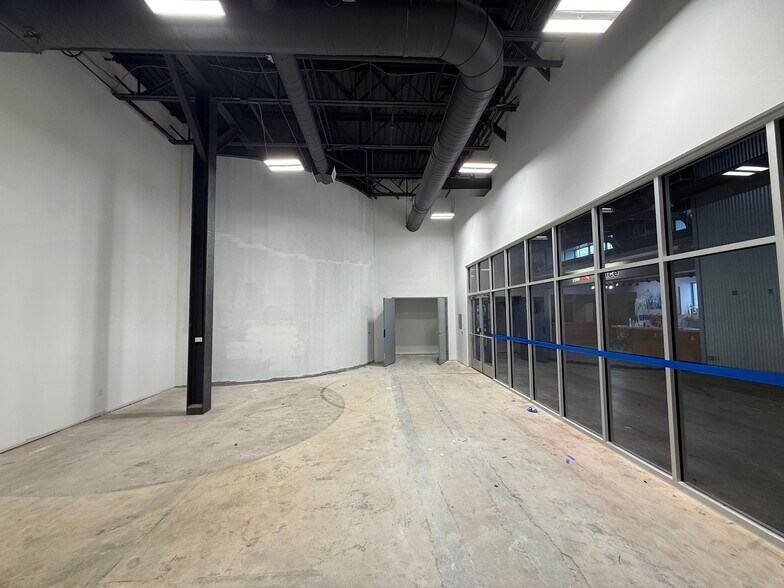 More Photos Of 15 Lund Rd, Saco Light Manufacturing For Lease