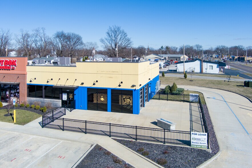 More Photos Of 630 W Highway 50, O'Fallon Storefront Retail Office For Lease