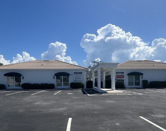 Primary Photo Of 8065-8075 Beneva Rd, Sarasota Medical For Lease