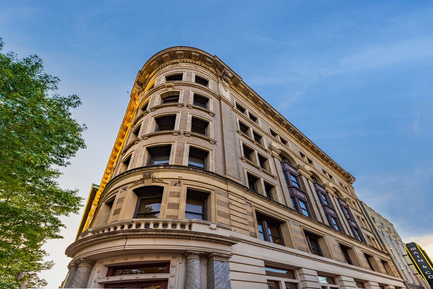 More Photos Of 917 Franklin St, Houston Office For Lease