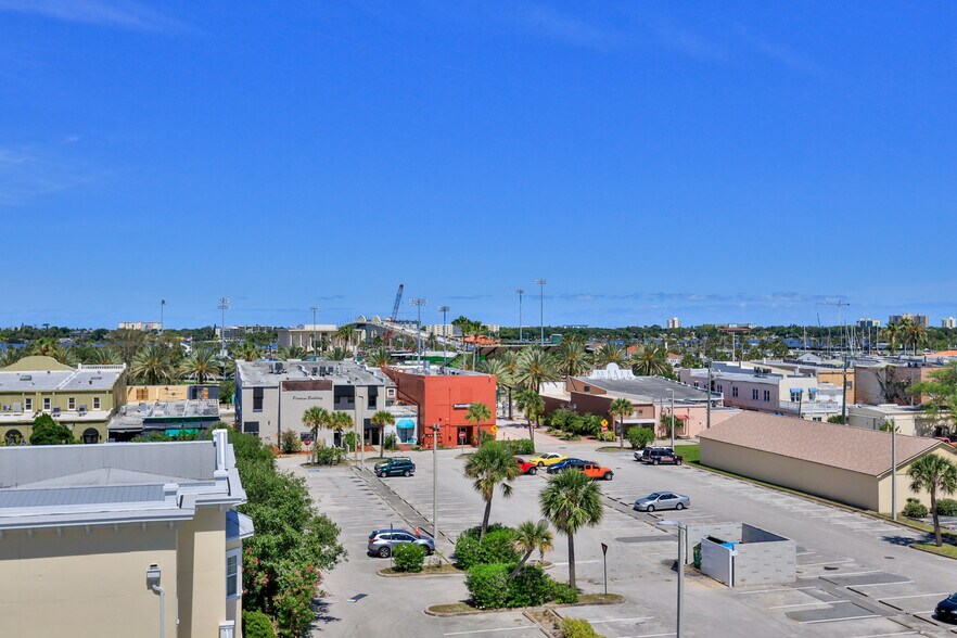 More Photos Of 215 S Palmetto Ave, Daytona Beach Office For Sale