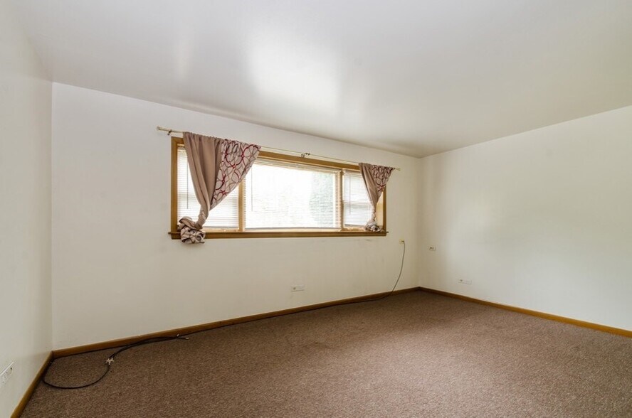 More Photos Of 1450 E 154th Pl, Dolton Apartments For Sale