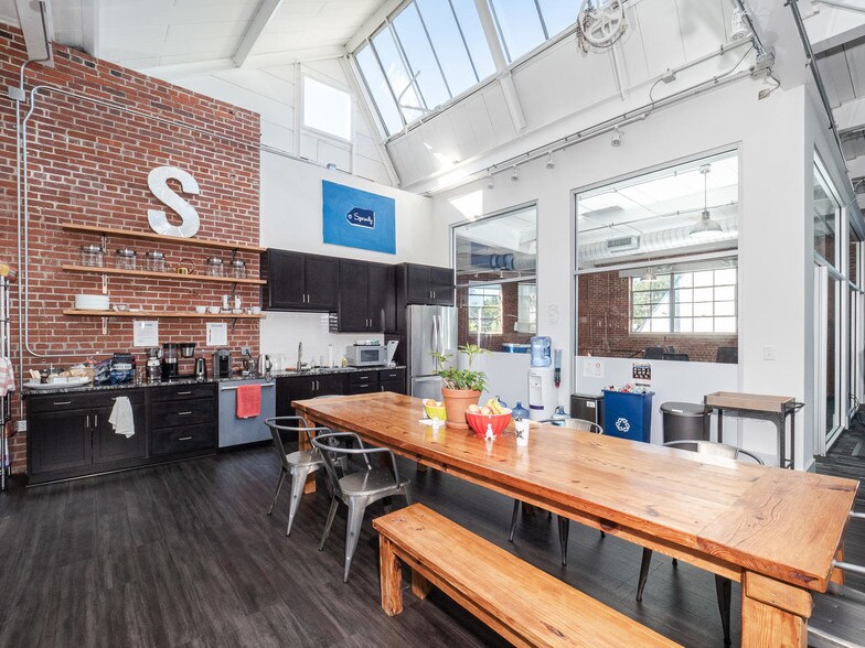 More Photos Of 733 Foster St, Durham Office For Lease