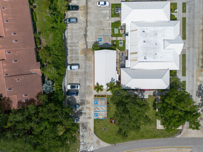 More Photos Of 3900 Clark Rd, Sarasota Medical For Lease