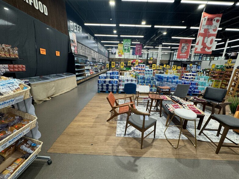 More Photos Of 4603 Sienna Pky, Missouri City Supermarket For Lease